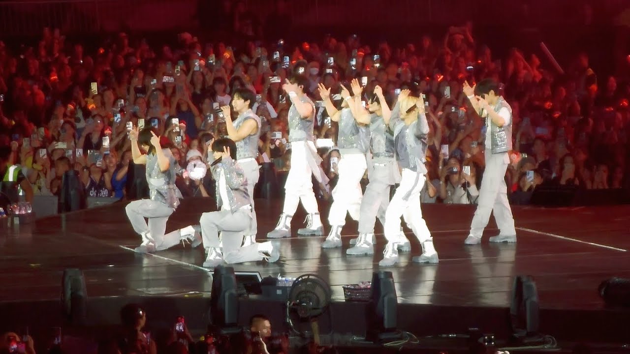 241214 District 9 - Back Door | Stray Kids World Tour DominATE BANGKOK