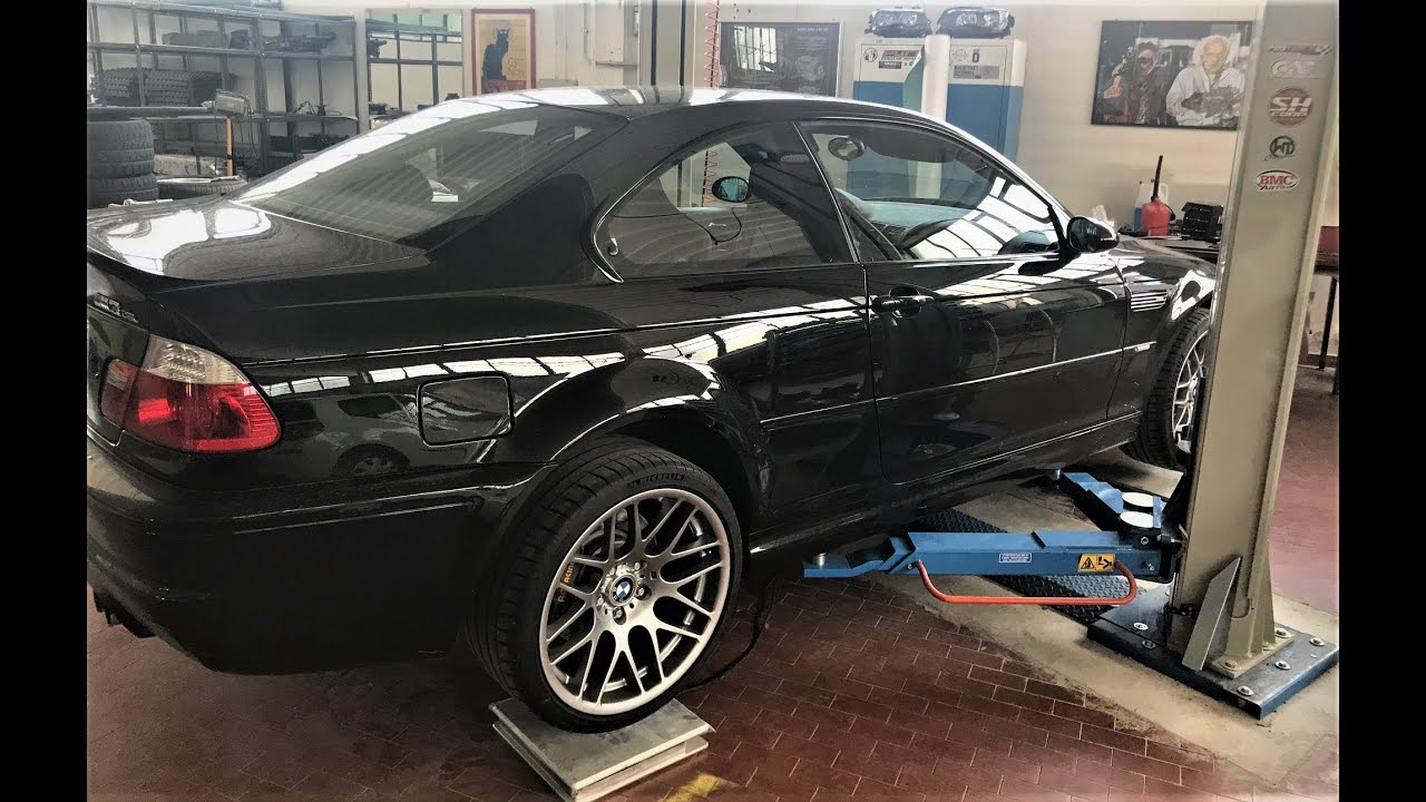 BMW M3 CSL underneath and airbox exploration 3/3