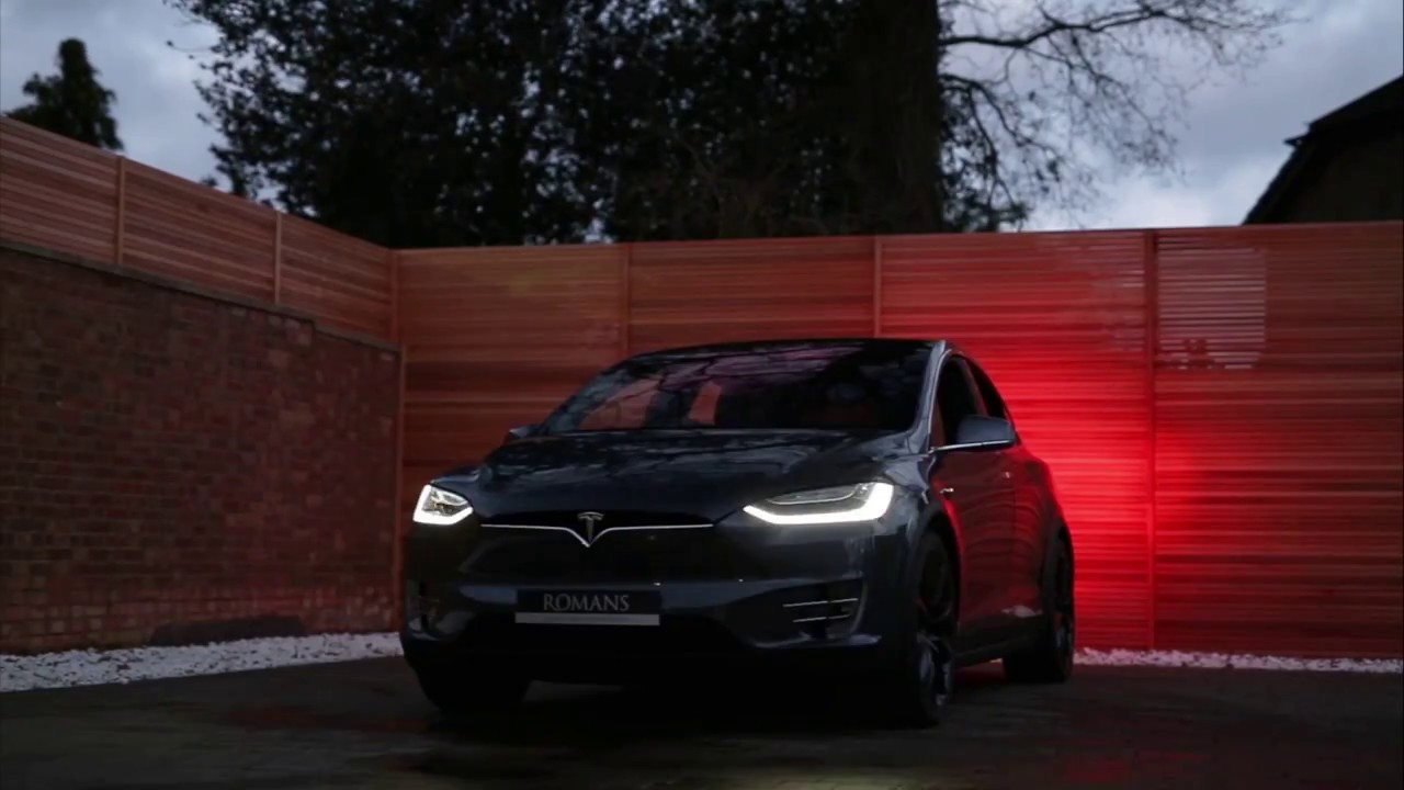 2017 Tesla Model X - Christmas Dance