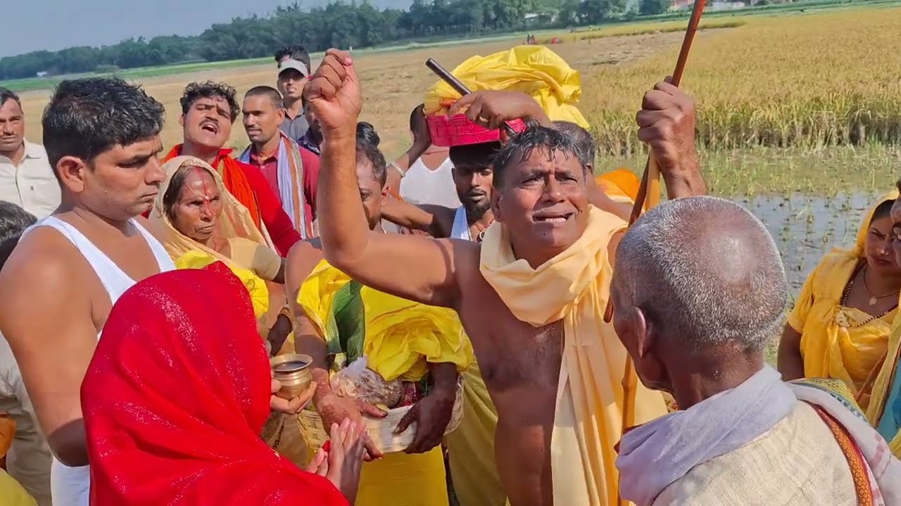 देखिये क्या बोल दिय भगत जी भेती काटते समय कमला माता पूजा के बाद बाबा भुइया पूजा मे बाबा ganinath 
