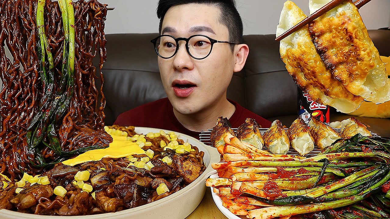 ASMR MUKBANGㅣBALCK BEAN NOODLES & 🥟 FRIED DUMPLINGSㅣEATING SHOW