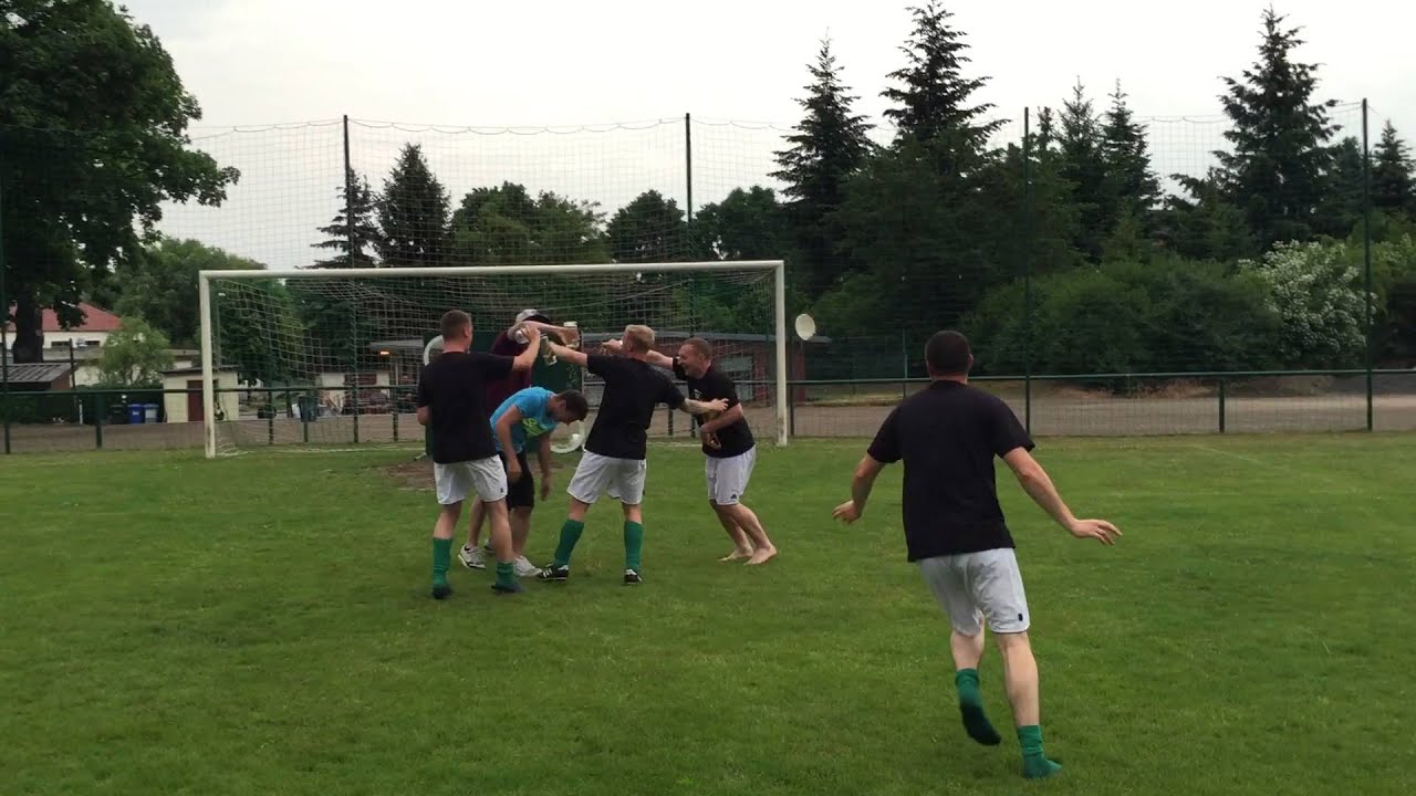 Aufstiegsfeier des TSV 1862 Schildau - Torwandschießen mal anders