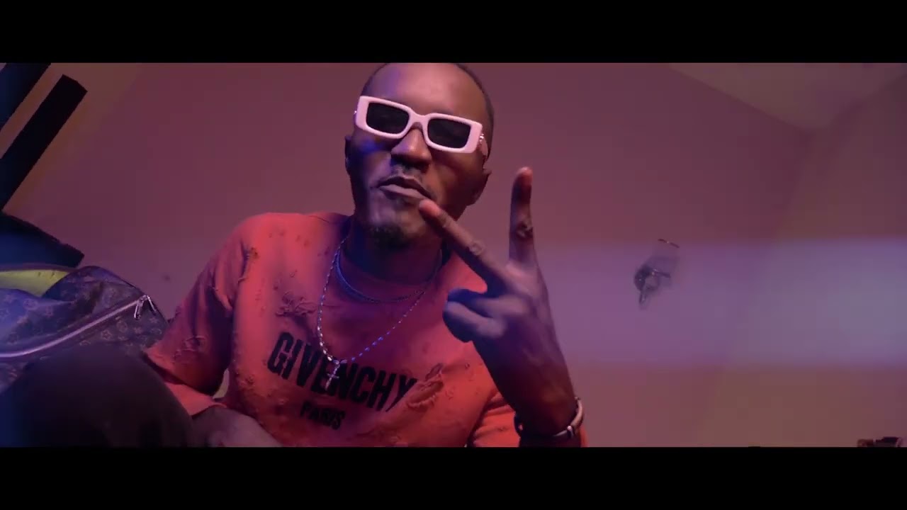 Gee Wayo - Dedans Feat. P10B & D-One Du Ghetto (Clip Officiel)