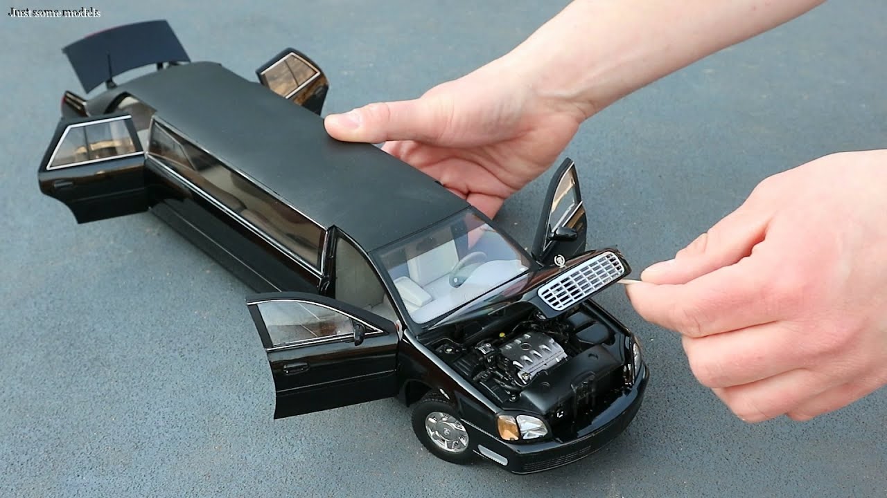 1:18 Cadillac Deville Limousine 2004 - SunStar [Unboxing]