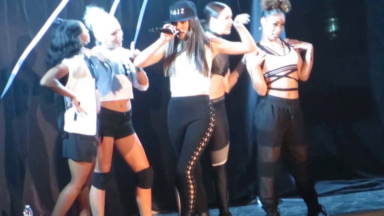 Hailee Steinfeld - 