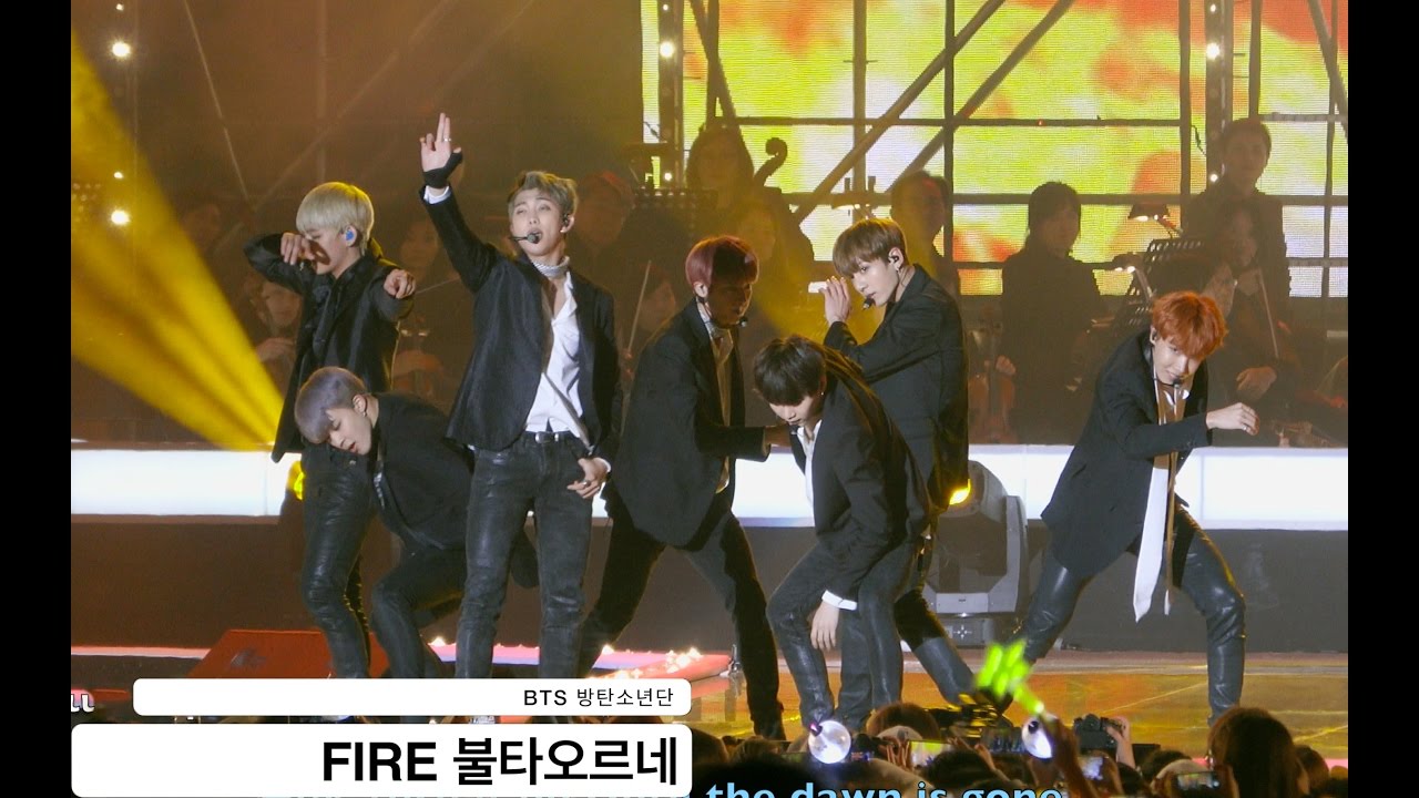 BTS 방탄소년단[4K 직캠]FIRE 불타오르네@20161018 Rock Music