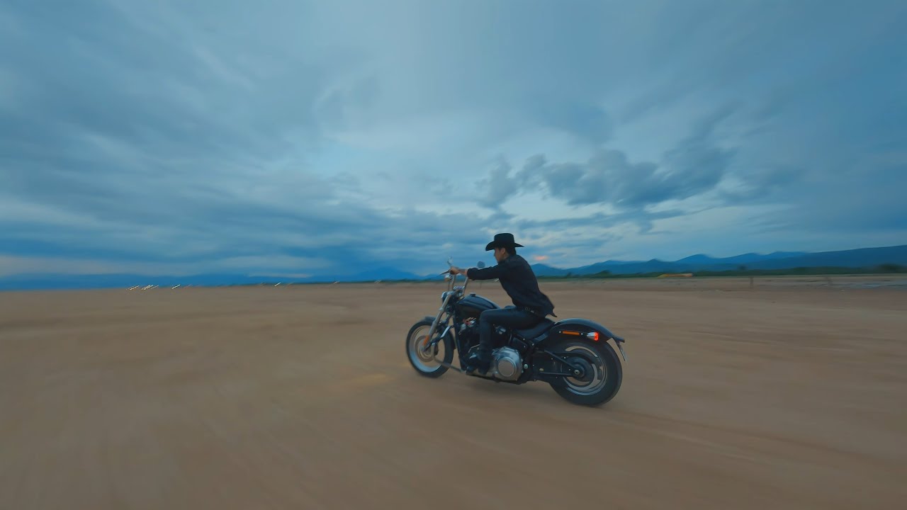 Siguiendo a Christian Nodal con drone FPV