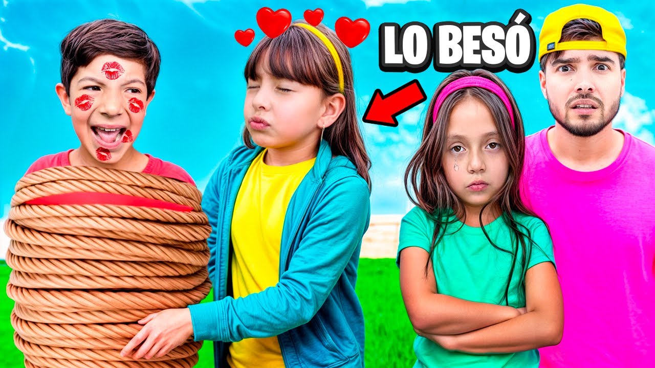 SOFÍA le ROBÓ un BESO a FACU !!