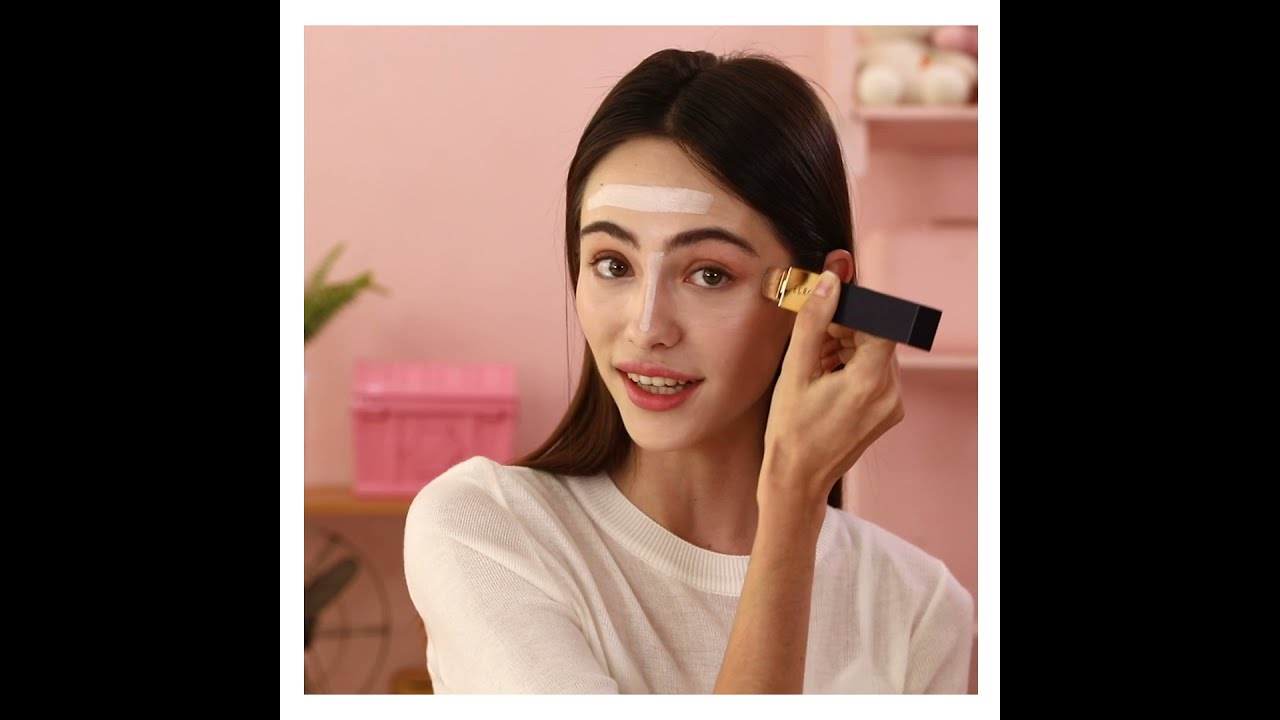 Applicazione del fondotinta Blanc Cover Cream Stick
