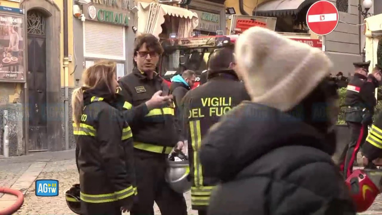 Napoli, incendio al teatro Sannazaro