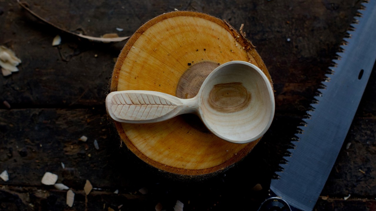 Calm Carving | Making a Decorative Little Wooden Spoon With Leaf Motif Using Hand Tools