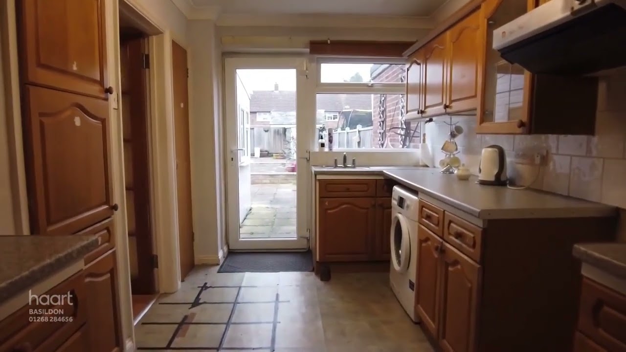 virtual viewing of gippeswyk, basildon, 3 bedroom mid terraced house for sale from haart estate agen