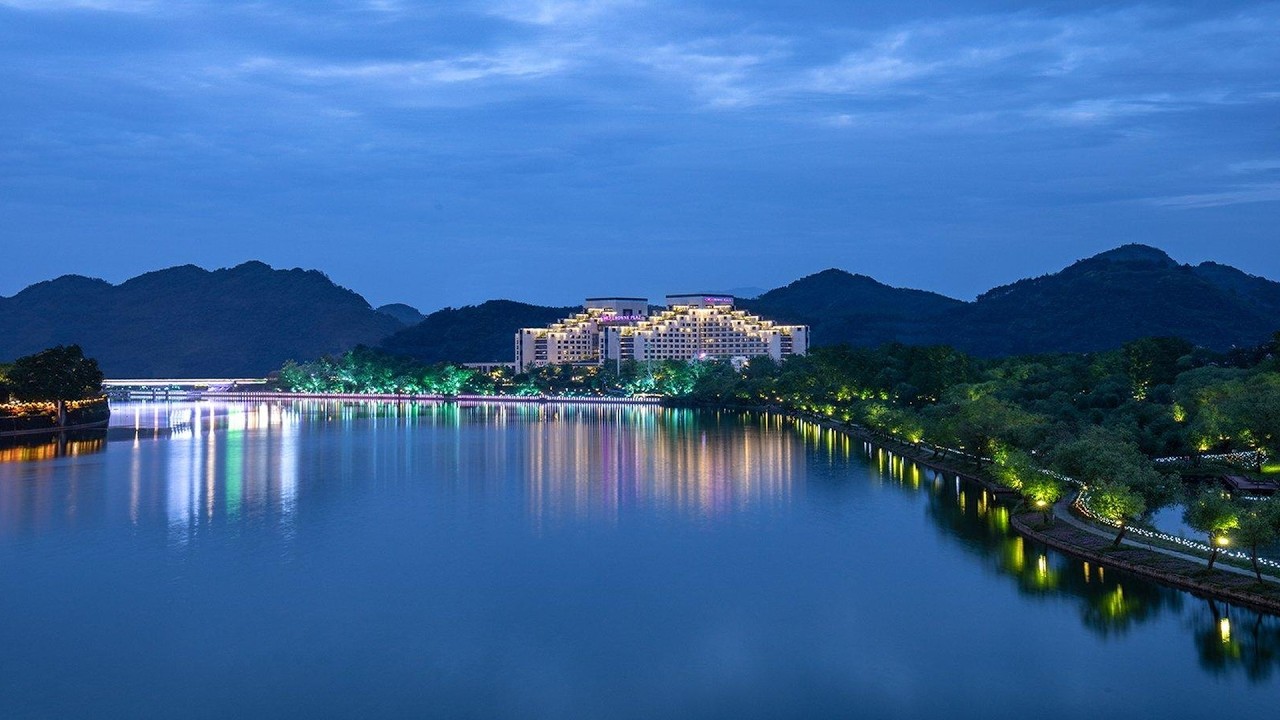 Crowne Plaza Huangshan Yucheng By IHG | Huangshan, China | Hotel Review 🏨