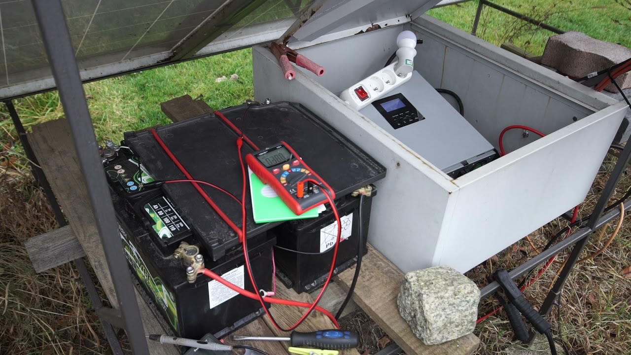 Straty własne falownika. Inwerter hybrydowy solarny 3kVA, 2.4kW. Ładowarka 50A, 24V.