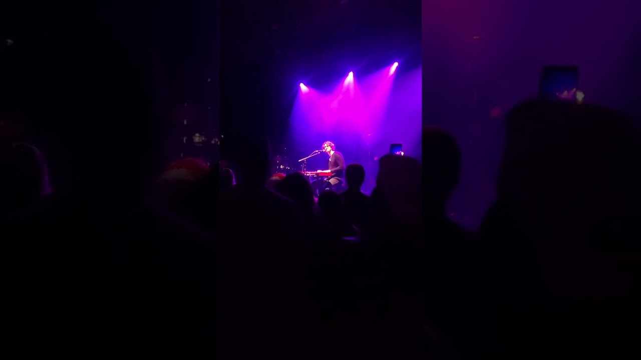 Dean Lewis - Half A Man (live @ the National) 
