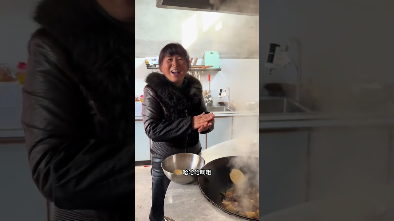 天冷了就是要吃铁锅炖 昨天婆婆买的牛排骨，今天拿来做个铁锅炖 嘎嘎好吃#我的乡村生活 #农村生活 #远嫁 #天冷了就吃铁锅炖