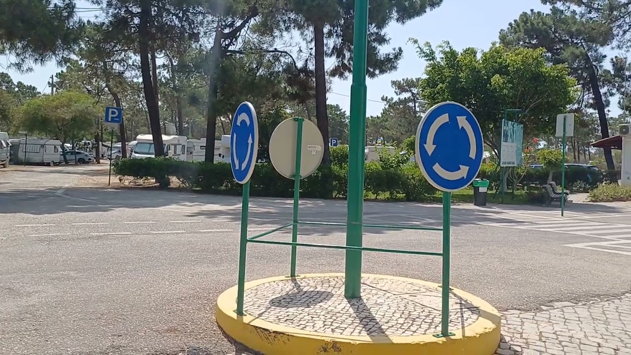 Autocaravana no parque de campismo de Monte Gordo
