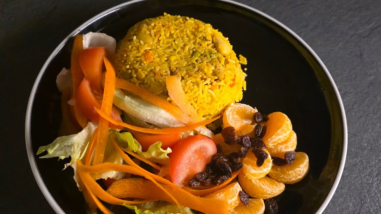 CURRY CHICKEN BREAST IN  VEGETABLES RICE