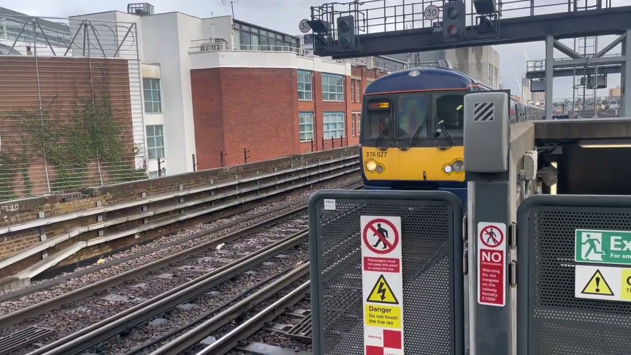 Trains at London Bridge 