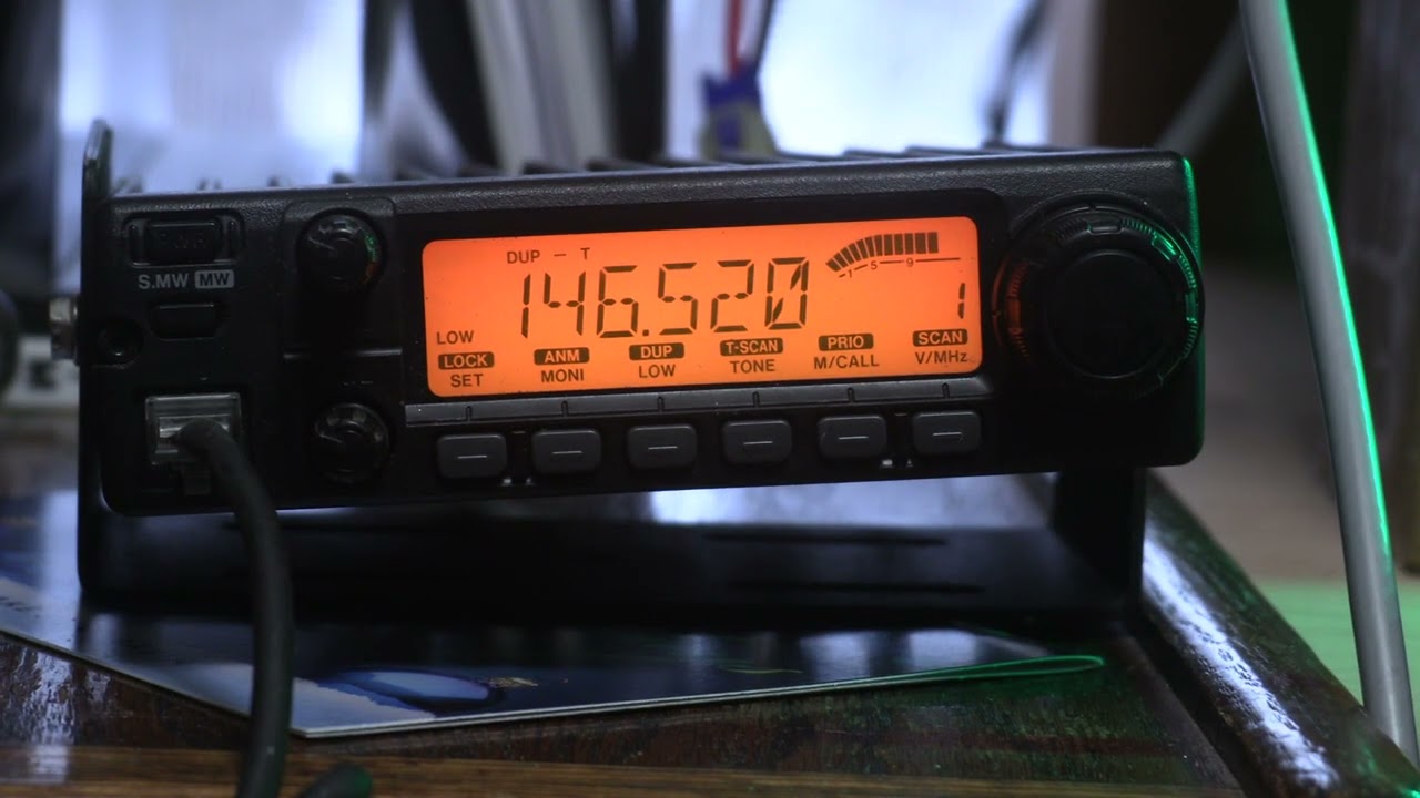 Icom IC 2100