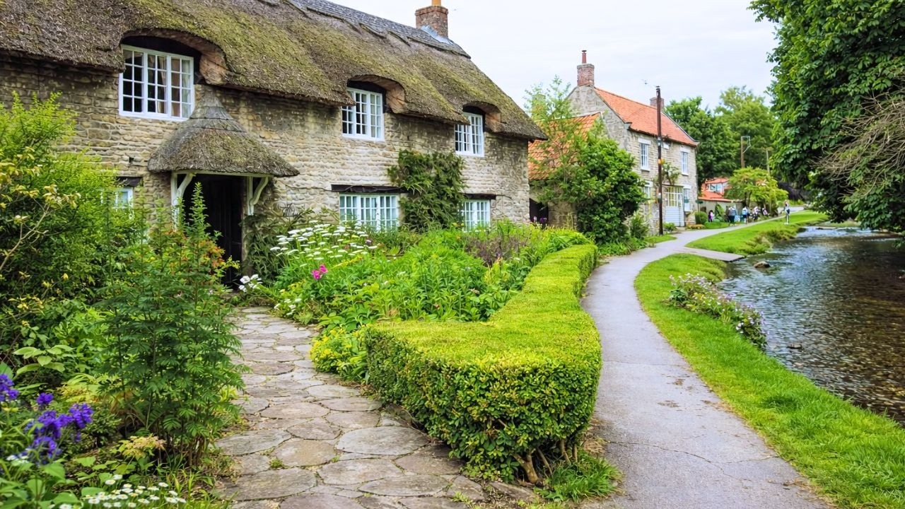 Thornton le Dale Village Walk, English Countryside 4K