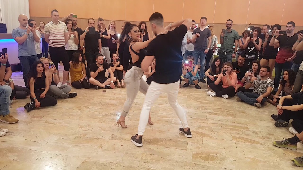Kike & Nahir - Bachata sensual
