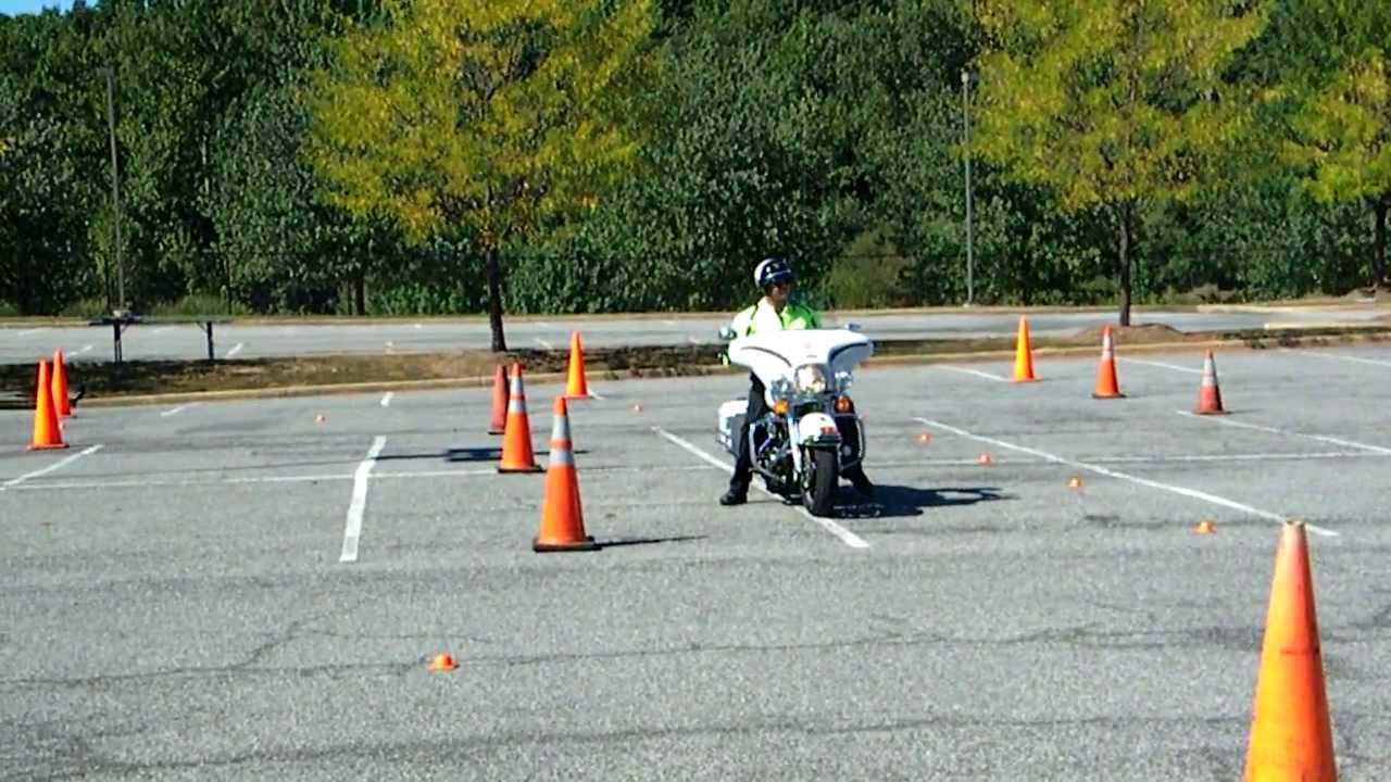 Riding Instructions. Making a right turn.