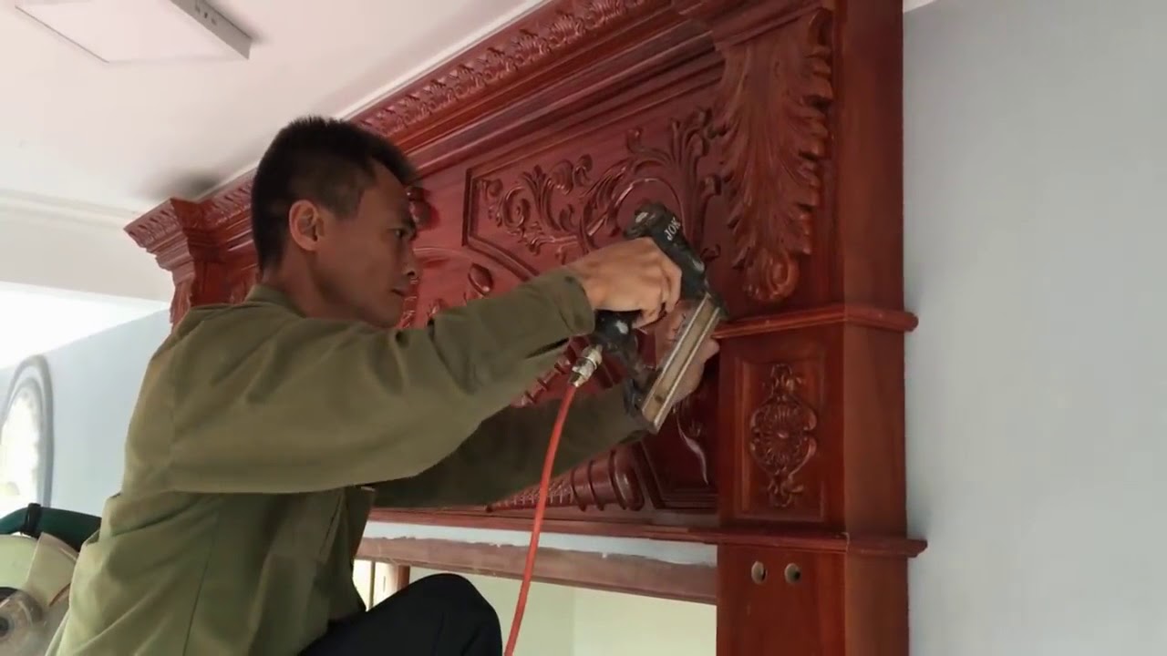 thi công cửa chính nhà biệt thự cao cấp