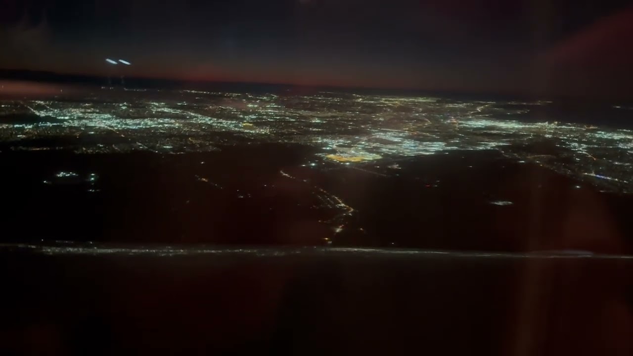 Singapore Airlines SQ247 Landing in Melbourne - Airbus A350