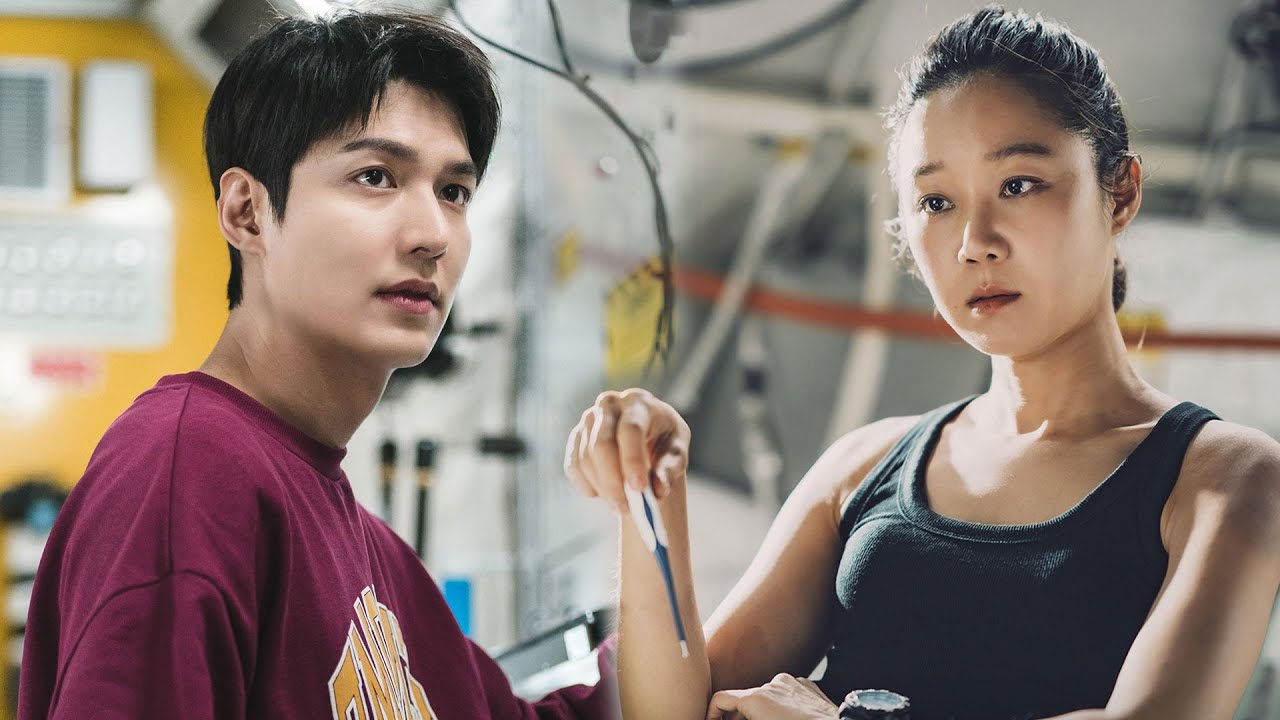 He Is About to Marry a Tycoon's Daughter but Falls in Love with a Beautiful Astronaut in Space.
