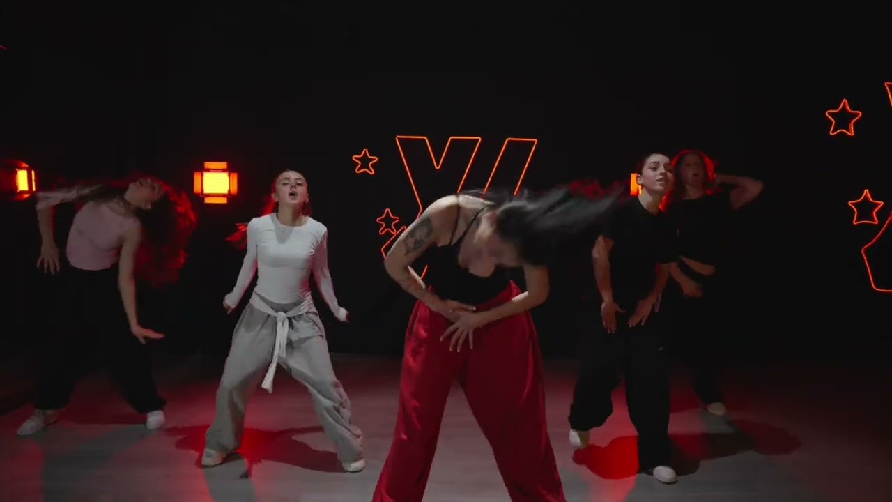 JULIA - URBAN YOUTH - DFLOW