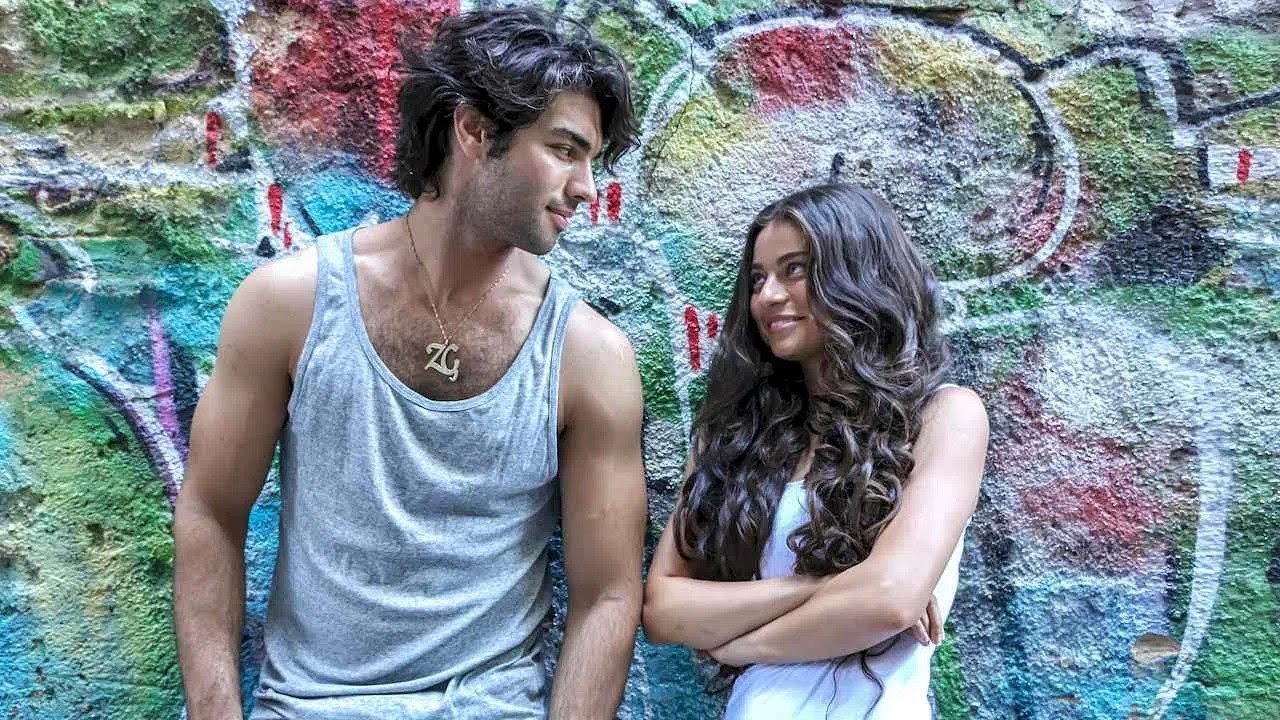 بتتخطف من اهلها وهى صغيره ولما بتكبر بتحب الولد اللى خطفها وبتبقى عايزه تتجوزه (Cute and dangerous)
