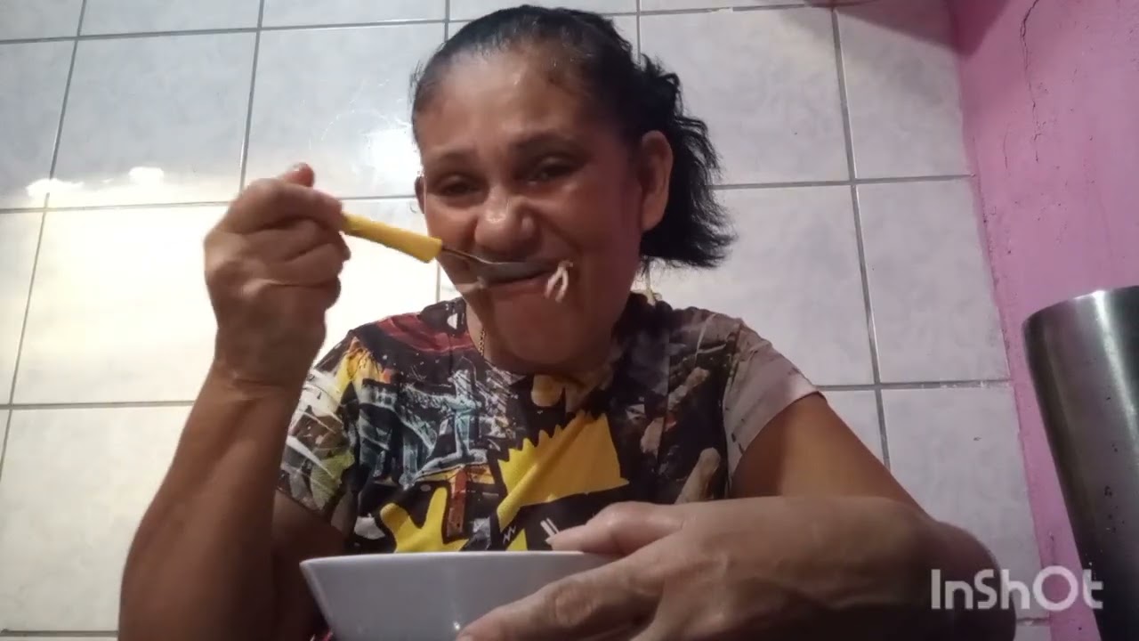 Feijão arroz macarrão com ovo e farinha 😋🙌