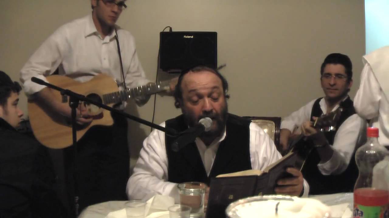 Yehuda Green singing Birchas Rosh Chodesh
