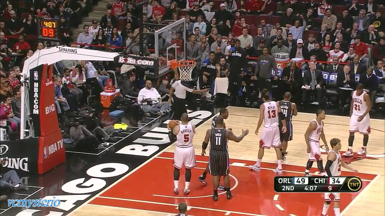 Dwight Howard 29pts-18reb-3blk vs Bulls (03.08.2012)