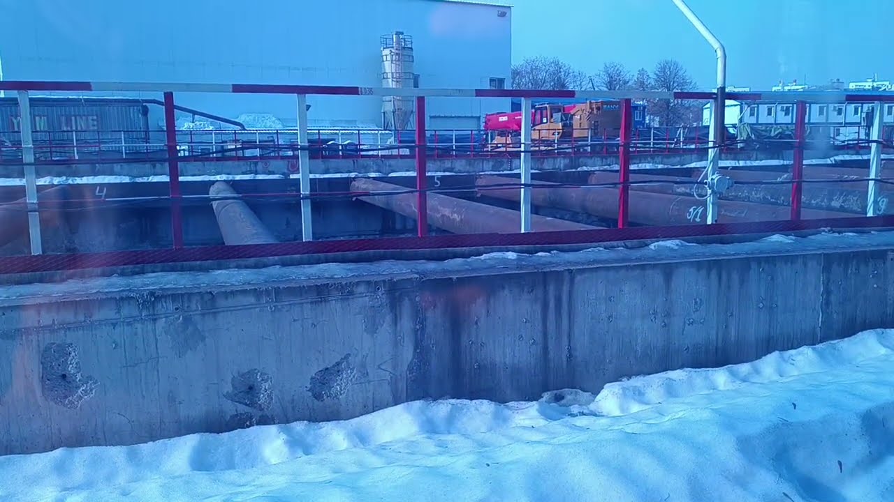 На площадке Кленовый Бульвар Бирюлёвской линии приближается финиш щита Елена