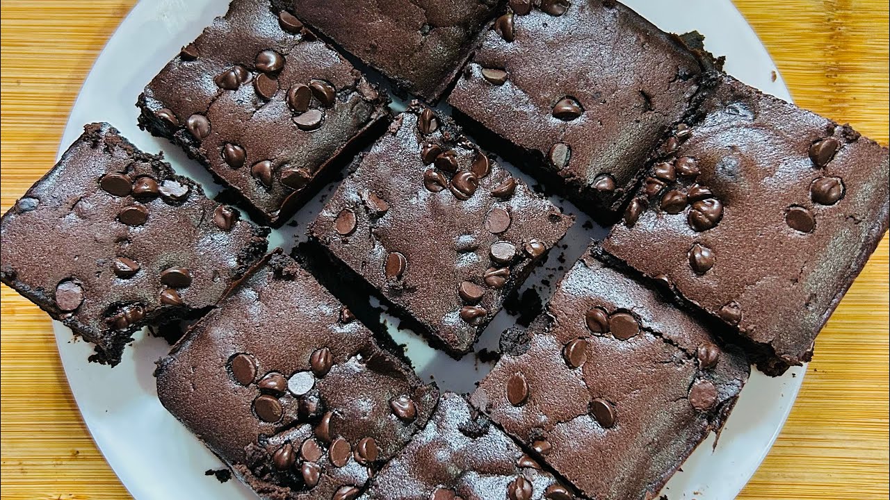 Chocolate Fudge Eggless Brownie in 20 minutes| eggless brownie recipe in hindi @Cookwithshouryasmom 