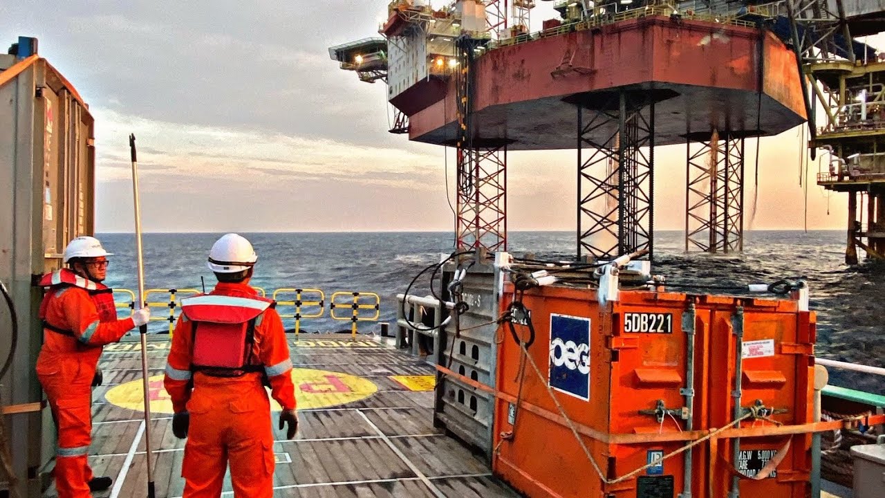 full Offshore oil and gas rig tour €100,000+ PY 🌊💰 