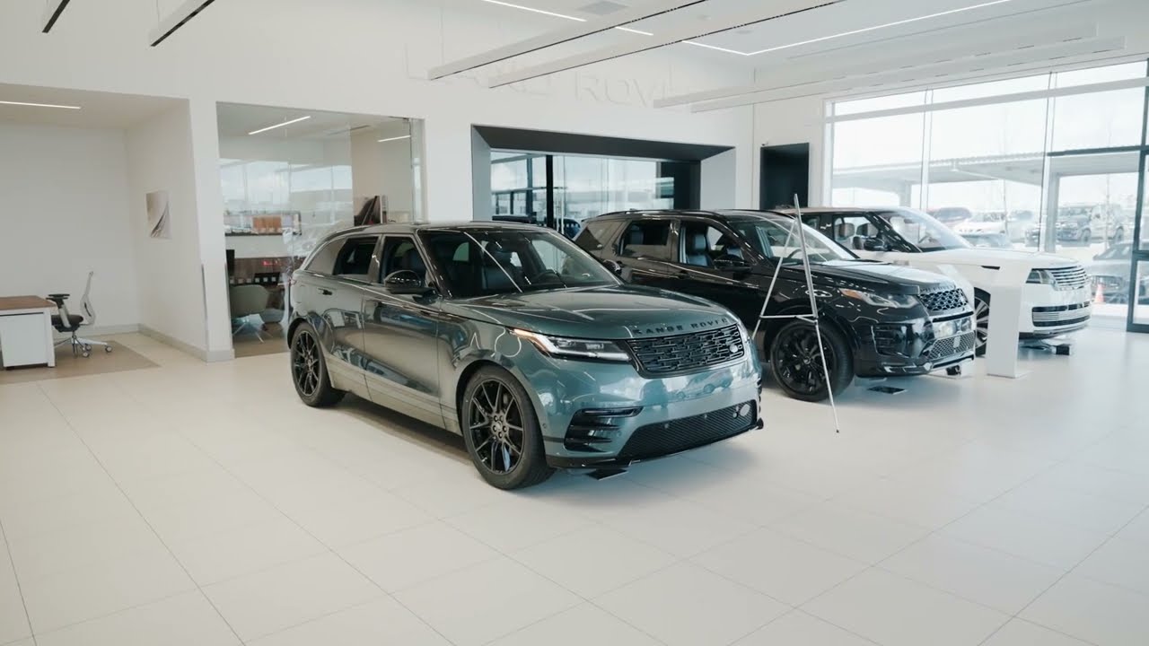 *SOLD* 2026 Range Rover Velar Dynamic SE | Giola Green | LA814148