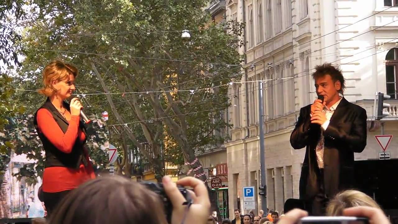 Janza Kata és Mészáros Árpád Zsolt - A zene csak szól (HD)