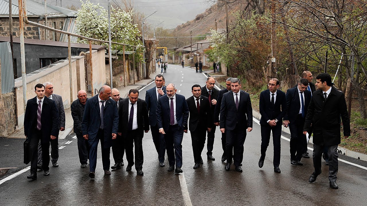 Վարչապետը այցելել է Մալիշկա բնակավայր, որտեղ ասֆալտապատվել է   ներհամայնքային ավտոճանապարհը