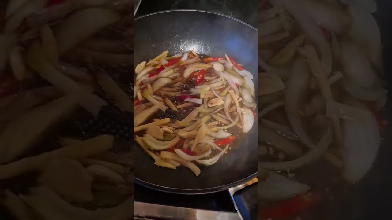 Cooking Mussels With Spicey Chilli & Ginger Thai Style - Pad Kra Pao