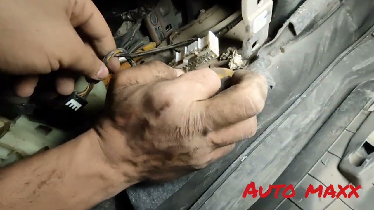 فك تابلوه وتغيير تلاجه تكييف هيونداي النترا ج3 Hyundai Elantra hd evaporator coil replacement p3