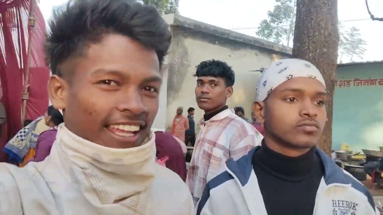 Batidand ka najara public place me first vloging  please subscribe my you tube channel 