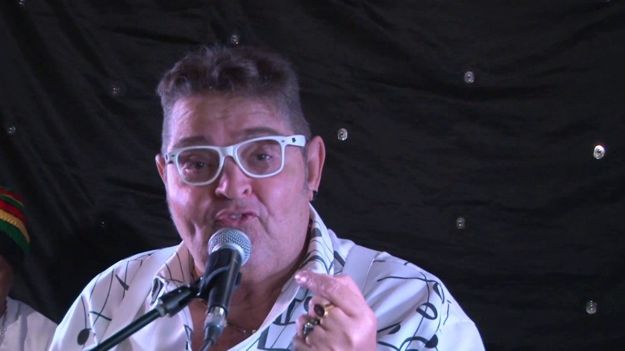 Dom Américo canta Butterfly