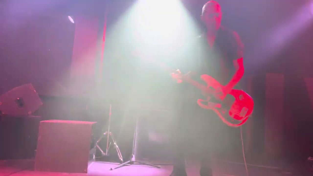 Johnny Casino. “Treatin´me kind “. Mon, Madrid 