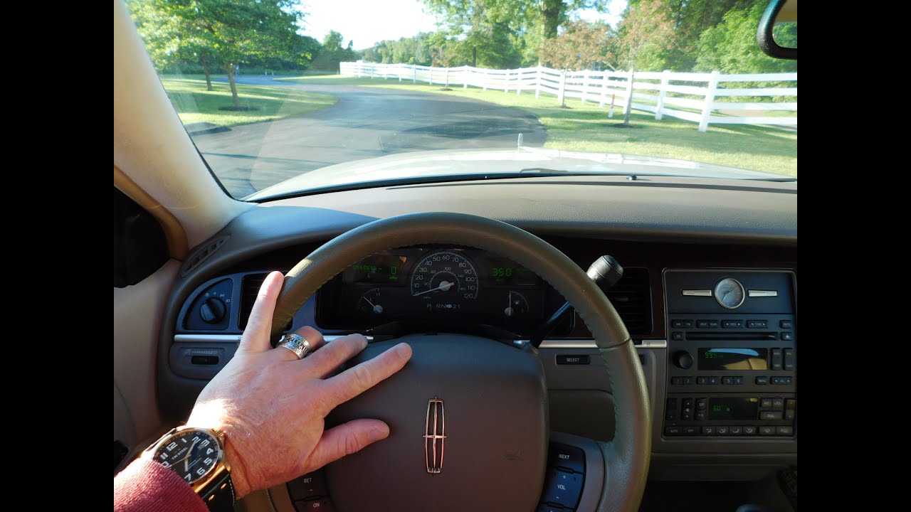2005 Lincoln Town Car Signature - 25 Mile City+Freeway Road Test w/My Commentary, Feedback+Opinions!