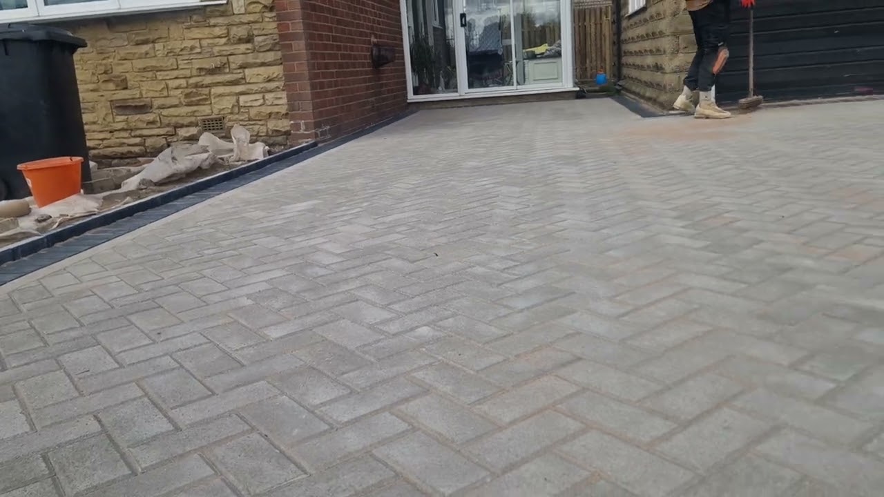 The finishing touch,  Bia Groundworks.