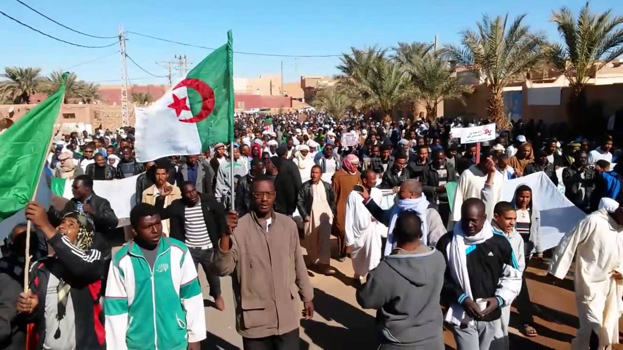 مسيرة بالالاف عين صالح .لا الغاز الصخري .2015