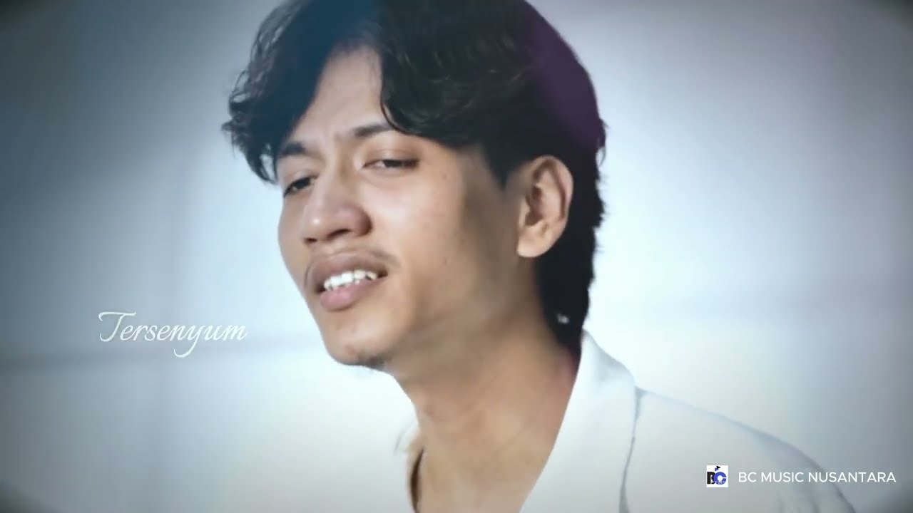 Mencipta Bahagia - Yafiq Hazriel ( Official lyric video )